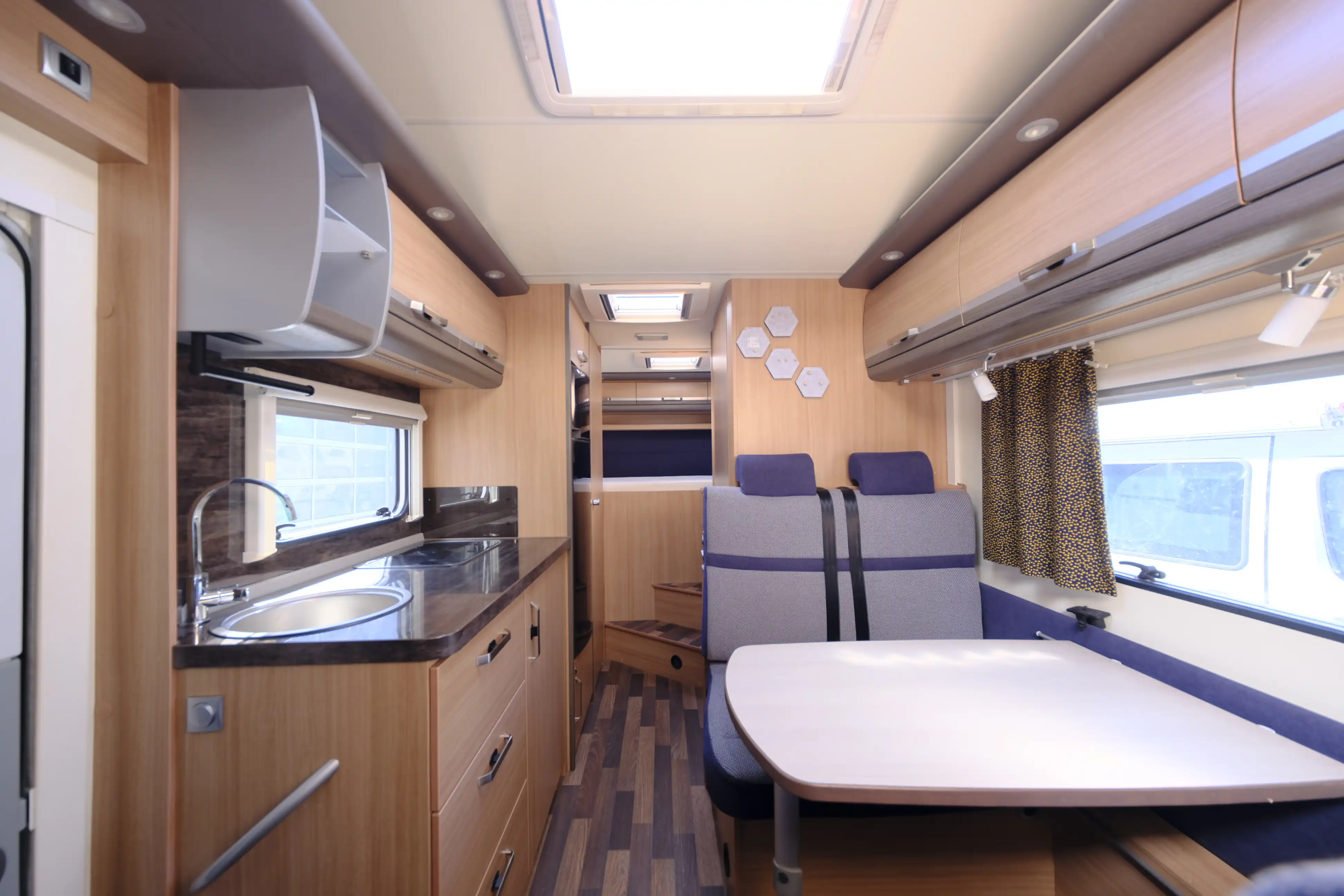 KNAUS Sky Traveller 650 DG Superlight - Ansicht 10